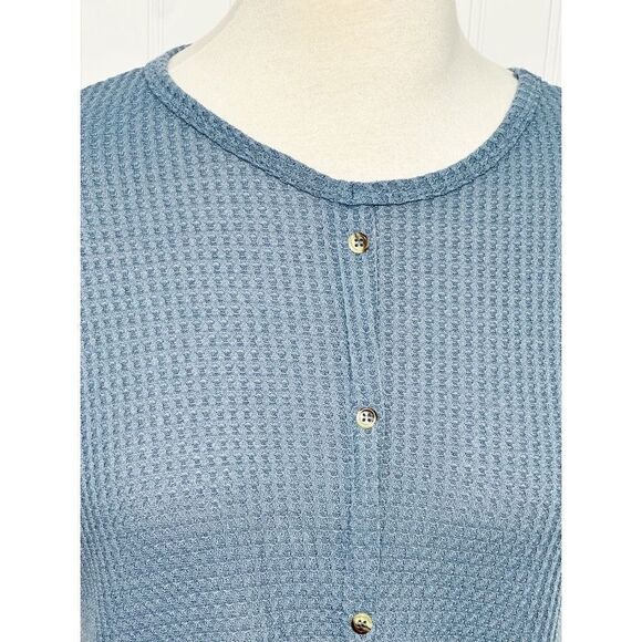 Crown of Hearts Women's Salina Tie Front Button-Down Waffle Knit Top Blue Large - Picture 4 of 11